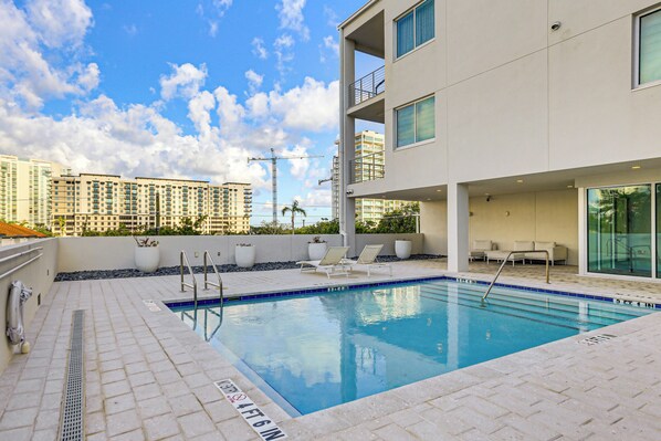 Sarasota Vacation Rental | 1BR | 1BA | Step-Free Access | 989 Sq Ft