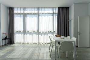 Living Room, Scenic View