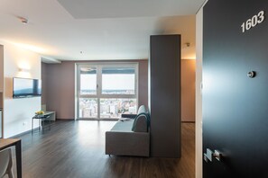 Living Room, Scenic View