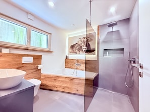 Badezimmer 1