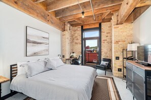 Master Bedroom Suite in Unit 1304