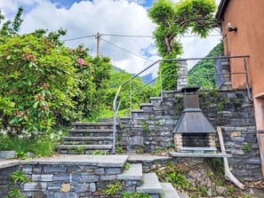 Garden, Stone Wall, Landscaping, Flagstone, Flowerpot, Stairs, Botanical Garden, Cobblestone, Backyard