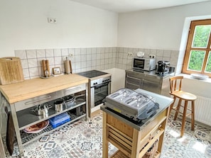 Appareil De Cuisine, Cuisine, Principaux Appliance, Sol, Comptoir, Bois, Design IntĂ©rieur, ĂlectromĂ©nager, Meubles, CuisiniĂšre