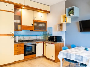 Meubles, Sol, Design Intérieur, Bois, Table Cuisine Et Salle A Manger, Sol, Chaise, Table, Salle à Manger, Plafond