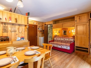 Meubles, Sol, Design Intérieur, Bois, Table Cuisine Et Salle A Manger, Sol, Chaise, Table, Salle à Manger, Plafond