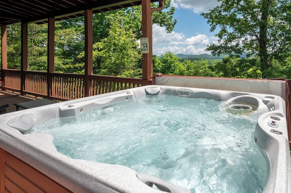 Heavens View - Hot Tub on Entry Level Deck