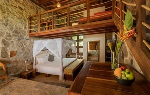 Ceiba room