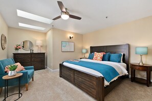 Bedroom | Loft-Style Bedroom with King Bed (upper level)