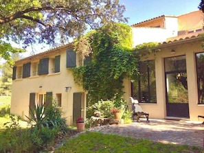Villa de charme avec piscine et vue panoramique sur la Sainte-Victoire