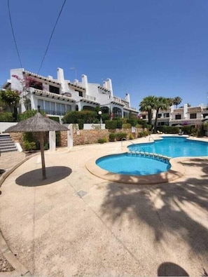 Pool (Outdoor)