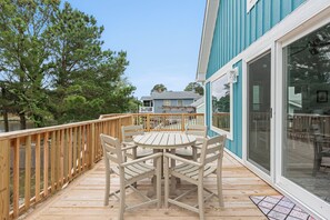 CH17: Sunbeam Sands | Mid Level Sun Deck