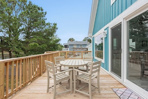 CH17: Sunbeam Sands | Mid Level Sun Deck