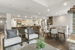 Dining Room, Dining Table, Furniture, Indoors, Room