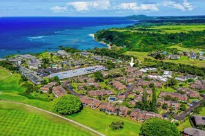 Located right behind the Westin, and right above Anini Beach!