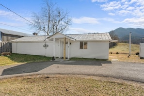 Welcome to Little House in the Valley.