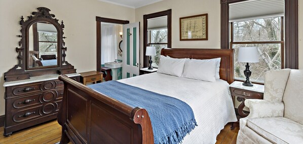 The Captains Slay Bed