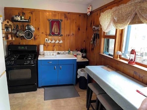 Kitchen (2)
