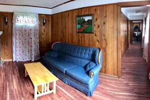 Living Room (2)