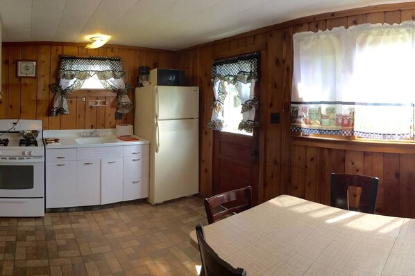 Kitchen (1)