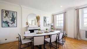 Dining Area 1