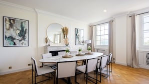 Dining Area 1