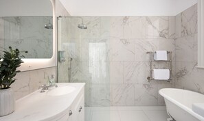 Master Bedroom En-suite 1