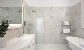 Master Bedroom En-suite 1