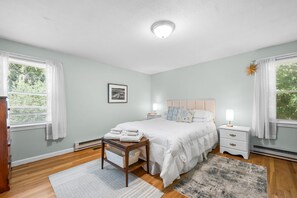Bedroom 3- Queen- Main level