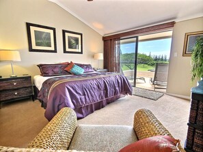KGV-19P3 Start your day with golf course views, end it wrapped in silky sheets and sunset light