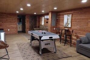Airbnb cabin 16