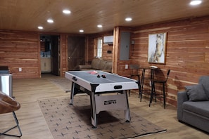 Airbnb cabin 16