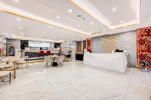 Entrance / Reception