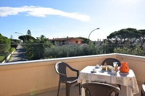 Autumn, Balcony / Terrace / Patio, Spring, Summer