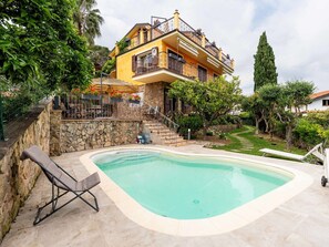Swimming Pool, Resort, Eco Hotel, Estate, Hacienda, Outdoor Furniture, Shade, Villa, Balcony, Landscaping