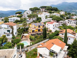 Building, Residential Area, House, Home, Neighbourhood, Town, Roof, Human Settlement, Rural Area, Village