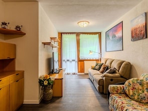 Interior Design, Flooring, Möbel, Holz, Decke, Fussboden, Zimmer, Couch, Wohnzimmer, Wohnung