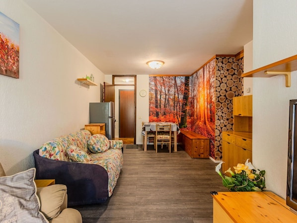 Holz, Interior Design, Möbel, Flooring, Decke, Fussboden, Zimmer, Wohnung, Wohnzimmer, Holzbeize
