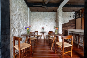 Breakfast area