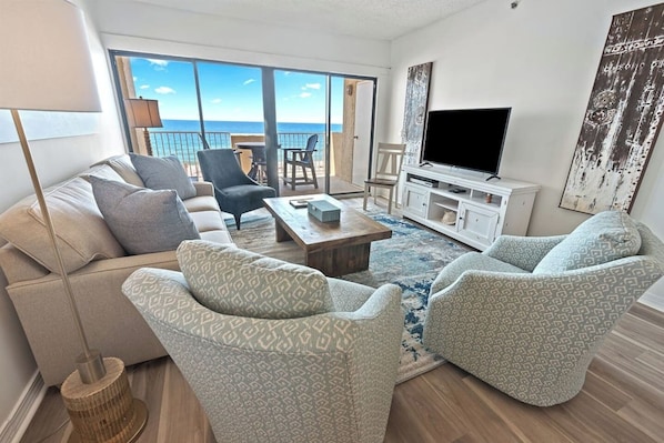 New Furniture in Renovated Condo, fresh and clean!