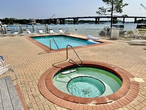 Palm Court Yacht Club Pool and Hot Tub