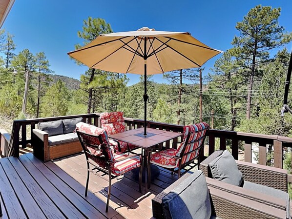 Welcome to Knotty Pines Cabin!