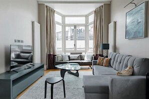 Living Room / Lounge