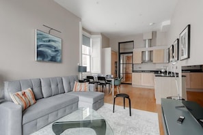 Living Room / Lounge