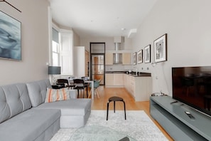 Living Room / Lounge