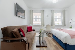Living Room / Lounge