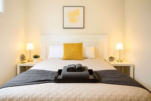 Chambre #2 - Lit queen
