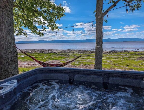 Bain à remous extérieur
