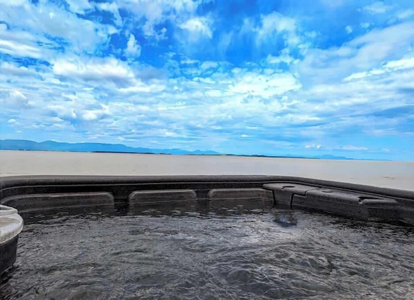 Bain à remous extérieur