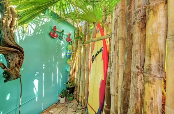 A refreshing outdoor shower to end your day in the sun! ☀️