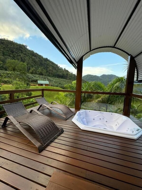 Private spa tub